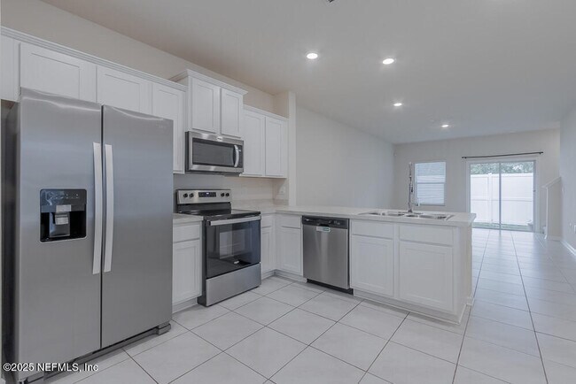 Building Photo - 983 Observatory Pkwy