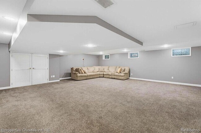 Building Photo - 1688 Northlawn Blvd