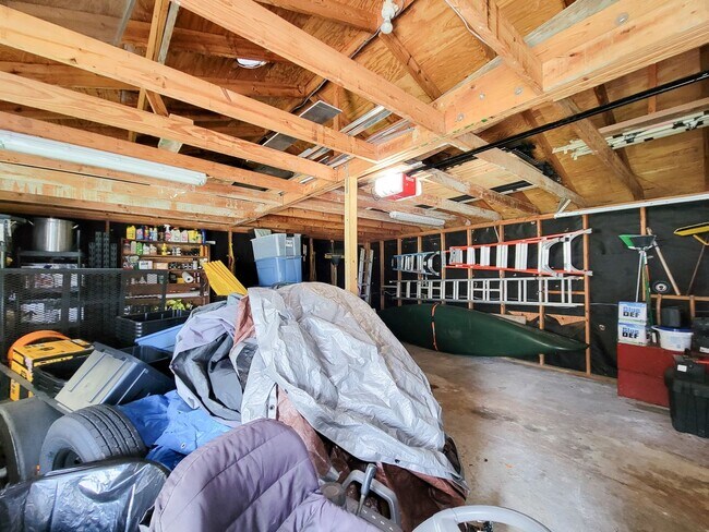 Building Photo - Extremely well maintained home. The second floor of this home being the main living area has a fa...