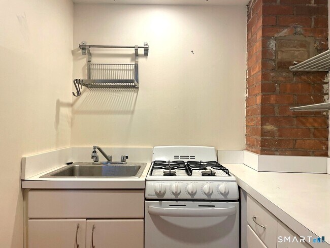 Building Photo - 540 Whitney Ave
