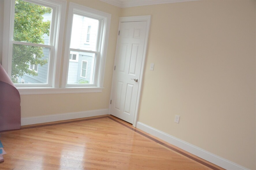 Building Photo - 55 Edgar Ave