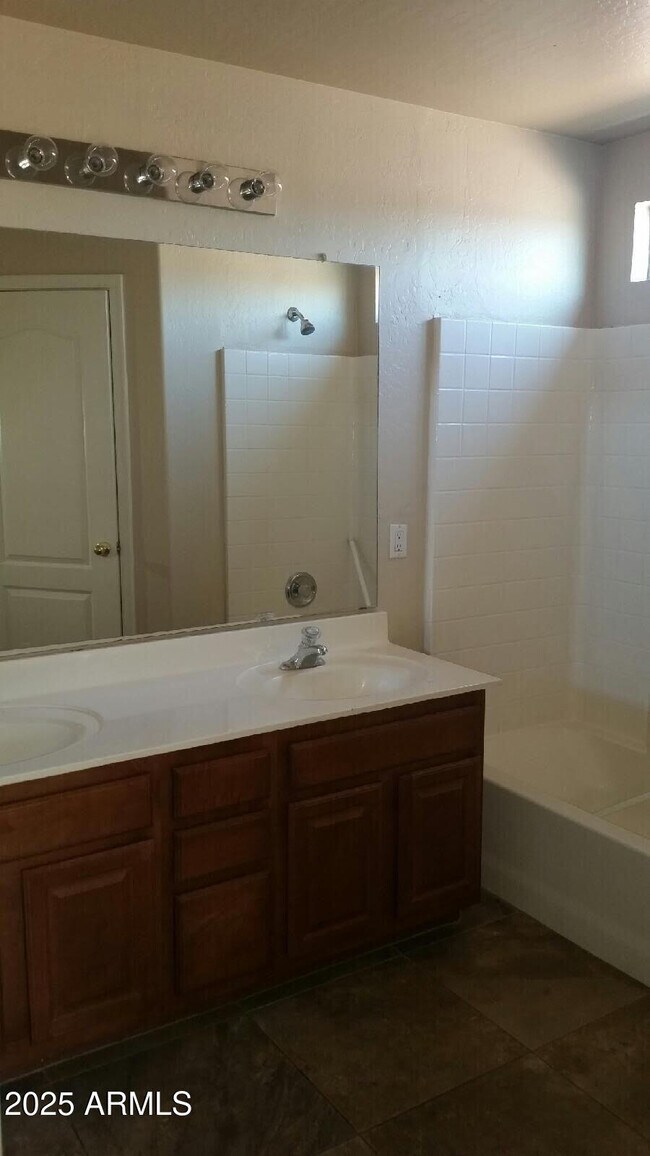 Building Photo - 6919 S 50th Dr