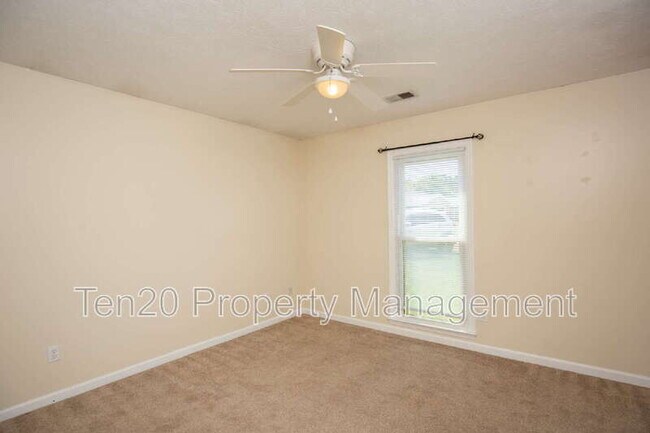 Building Photo - 2234 Birchwood Dr