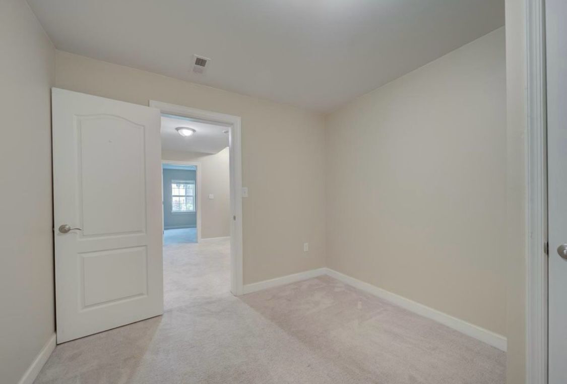 Building Photo - 18413 Cedar Dr