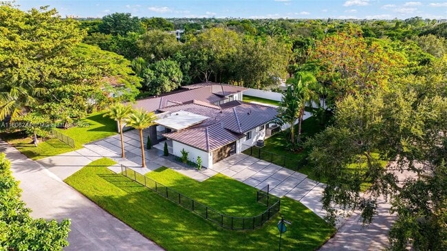 Primary Photo - 7530 SW 134th St