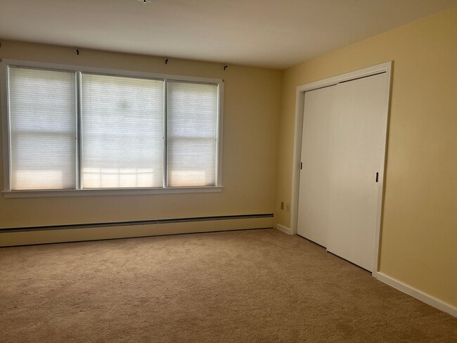 Building Photo - 1300 Chapel Dr