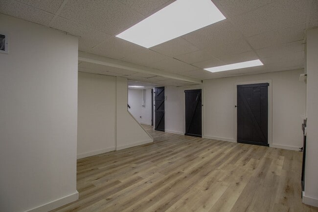 Building Photo - AVAILABLE APRIL 1ST! Do not miss this STUNNING 3-bedroom in Penn Hills!