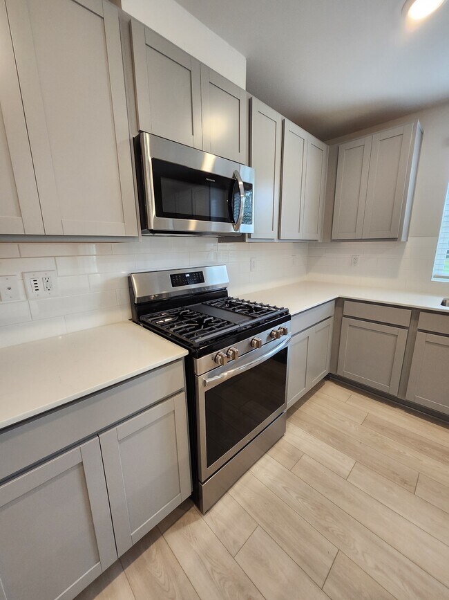 Building Photo - 727 Peyden Ln