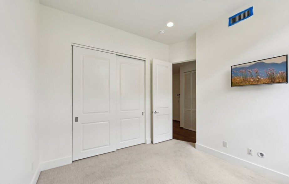 Bedroom 4 - Lower Level - 2205 Rockefeller Ln