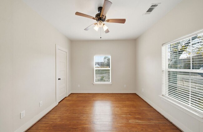 Building Photo - 4602 Ward St