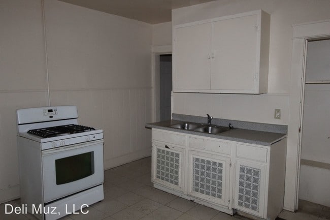 Building Photo - 1429 Judson St