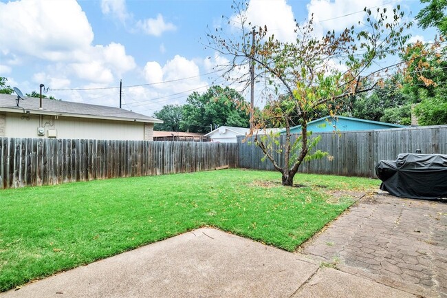 Building Photo - 1456 Wind Cave Cir