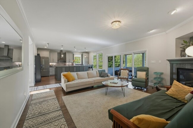 Building Photo - Stunning 4BR Home in Cascade Falls – Modern Upgrades & EV Ready!