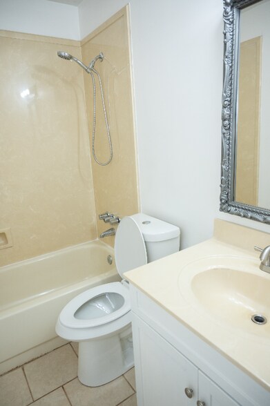 Building Photo - 9151 McFarland Ct
