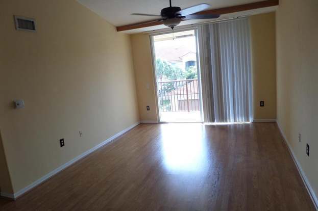 Building Photo - 719 Villa Cir