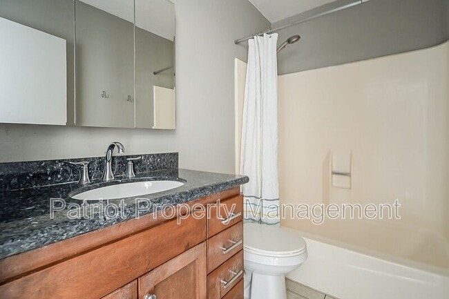 Building Photo - 8331 E Thomas Rd