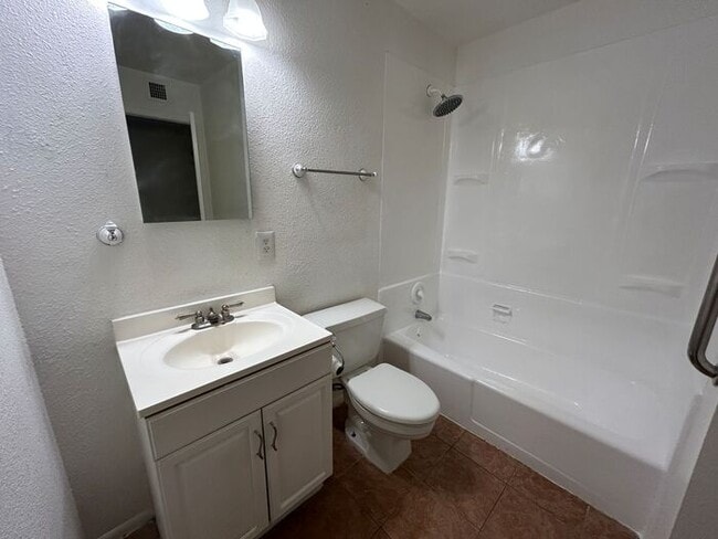 Building Photo - 1932 E Loyola Dr