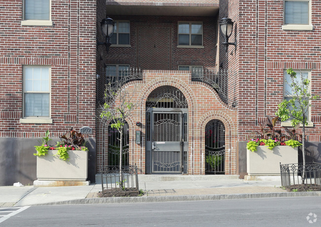 Building Photo - Eagle Court Apartments