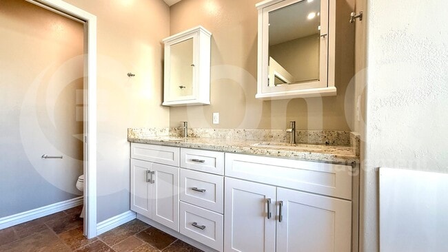 Building Photo - 2744 E Bighorn Ave