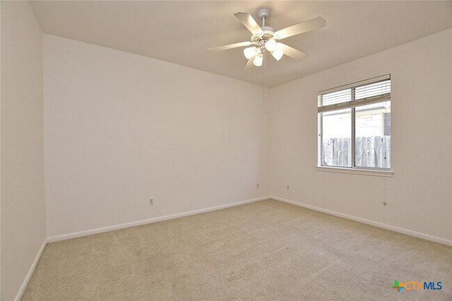 Building Photo - 2632 Henley Dr