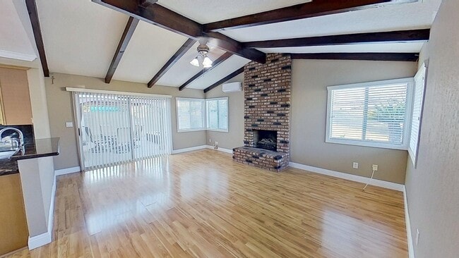 Building Photo - 5517 Thelma Ave