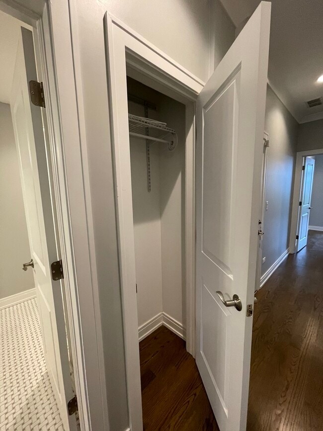 Building Photo - 2036 W 18th St