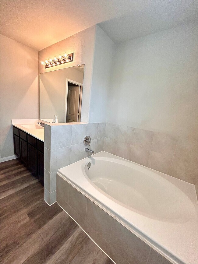 Building Photo - 22342 Clear Castle Dr