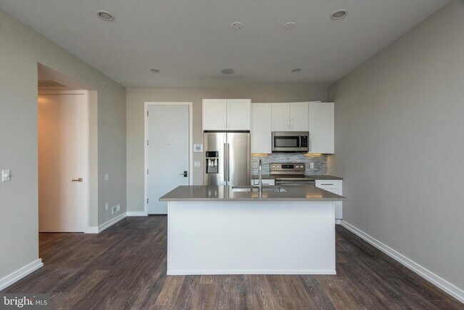 Building Photo - 1340 S 13th St