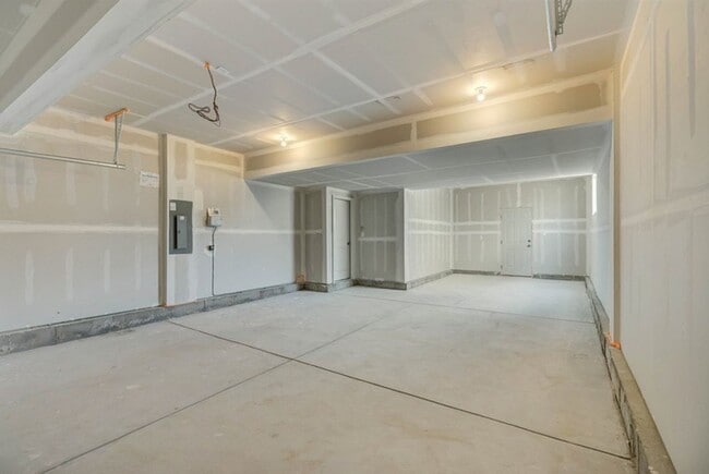 Building Photo - 935 Mount Shavano Ave