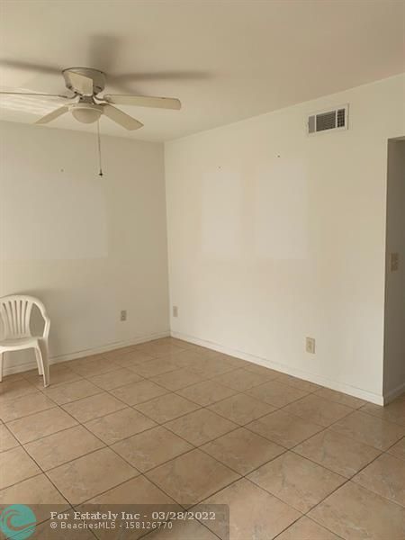 Building Photo - 5020 Elmhurst Rd