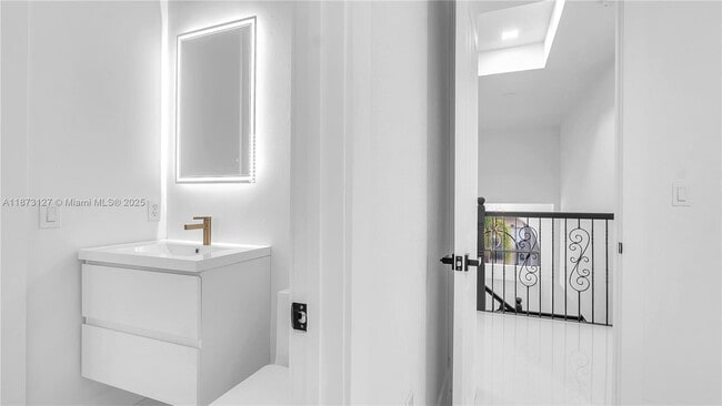 Building Photo - 7545 SW 188th Ln