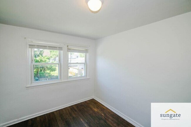 Building Photo - 217 W Edgevale Rd