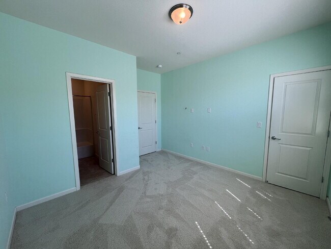 Building Photo - Spacious 2 Bedroom Townhome in San Jose
