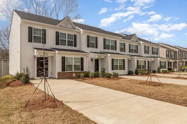 Building Photo - Comfortable & cozy Charlotte Townhouse 10 ...