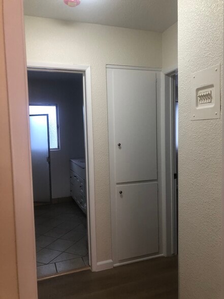 Building Photo - 514 S Gramercy Pl