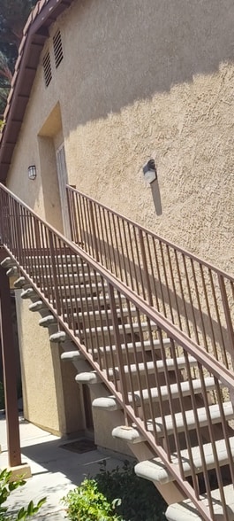 Building Photo - 1365 Crafton Ave