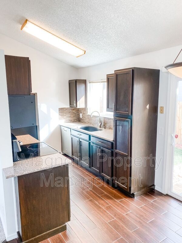 Building Photo - 4260 Ramblewood Dr