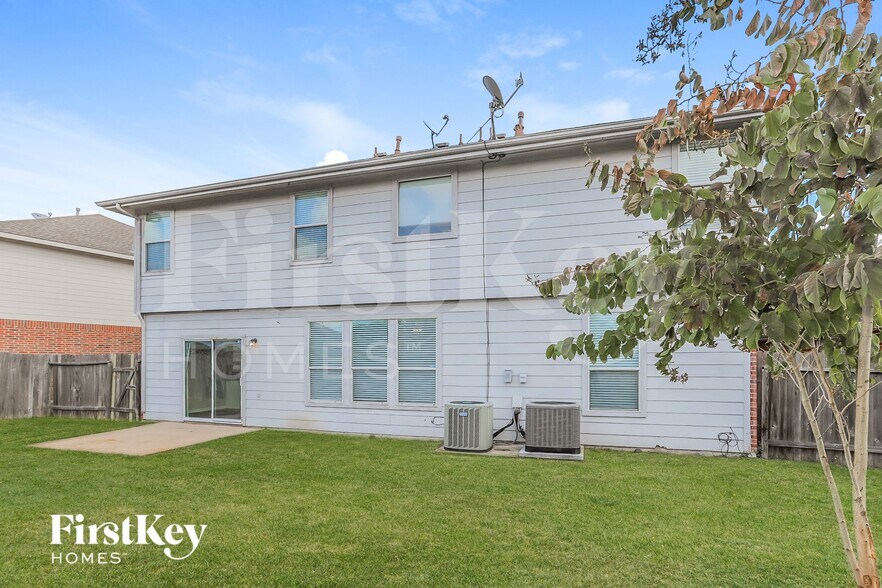 Building Photo - 16318 Autumn Leigh Dr