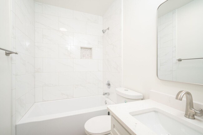 Building Photo - 3BR/2BA Home