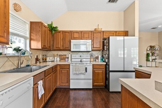 Building Photo - 804 Woodhollow Dr