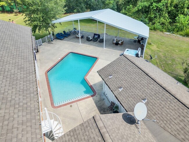 Building Photo - 8402 Matthews Ln