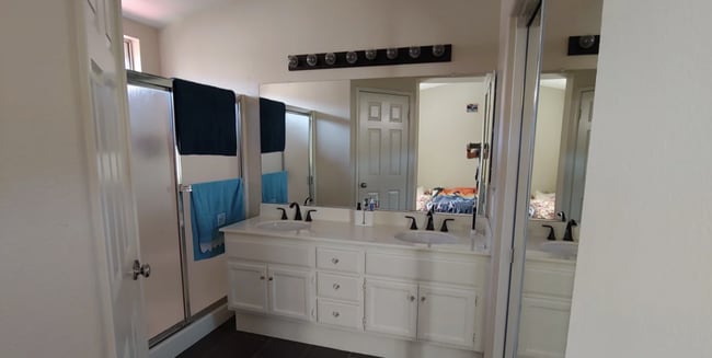 Building Photo - 27 Pso Del Sol