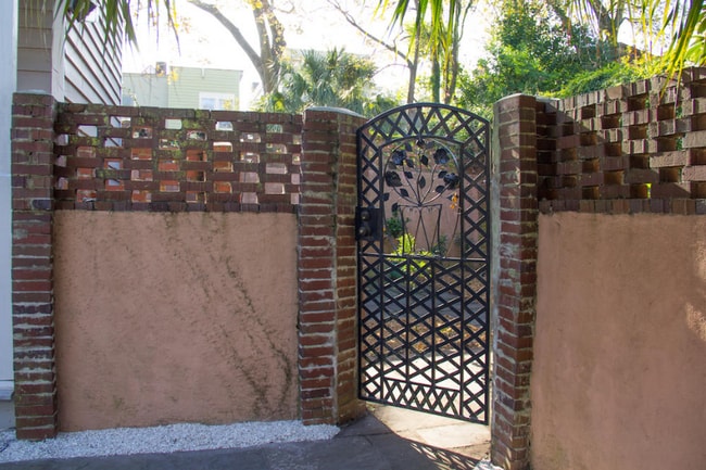 Building Photo - 2 BD/2 BA in Harleston Village