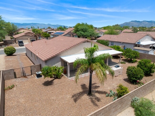 Building Photo - 8838 E La Palma Dr