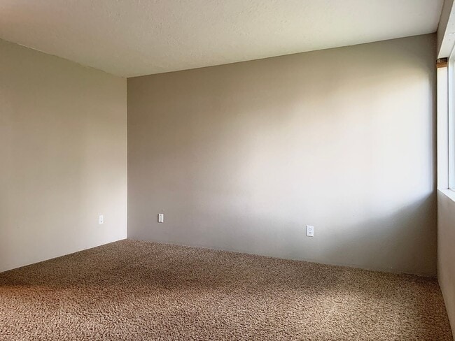 Building Photo - 4870-4874 Sunnyside Rd SE #11894
