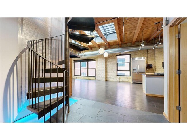 Building Photo - 607 Washington Ave S