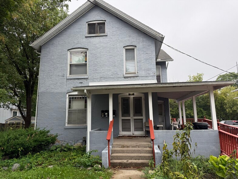 Building Photo - 521 Detroit St