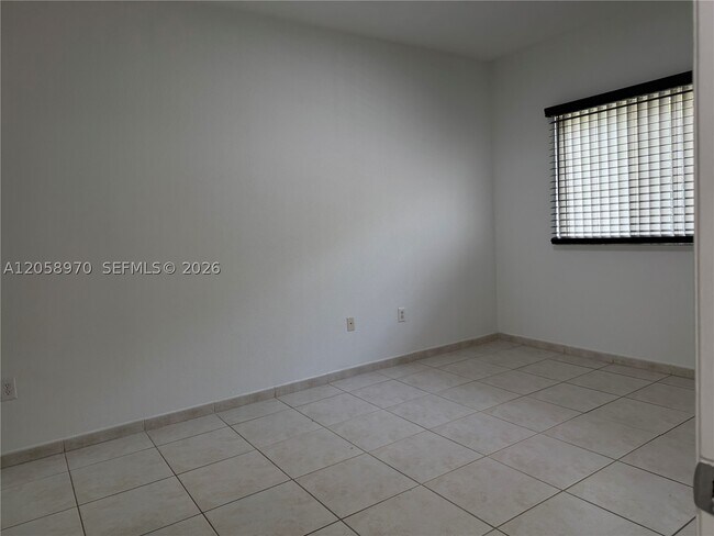 Building Photo - 7200 NW 114th Ave