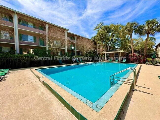 Building Photo - 120 Blue Pointe Way