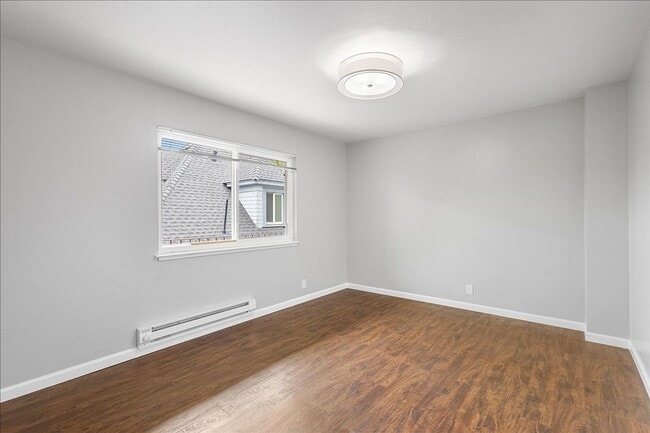 Building Photo - 1182 Park Ave E
